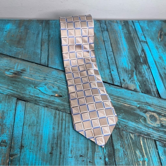 Michael Michael Kors Grey Silk Tie - Picture 5 of 7